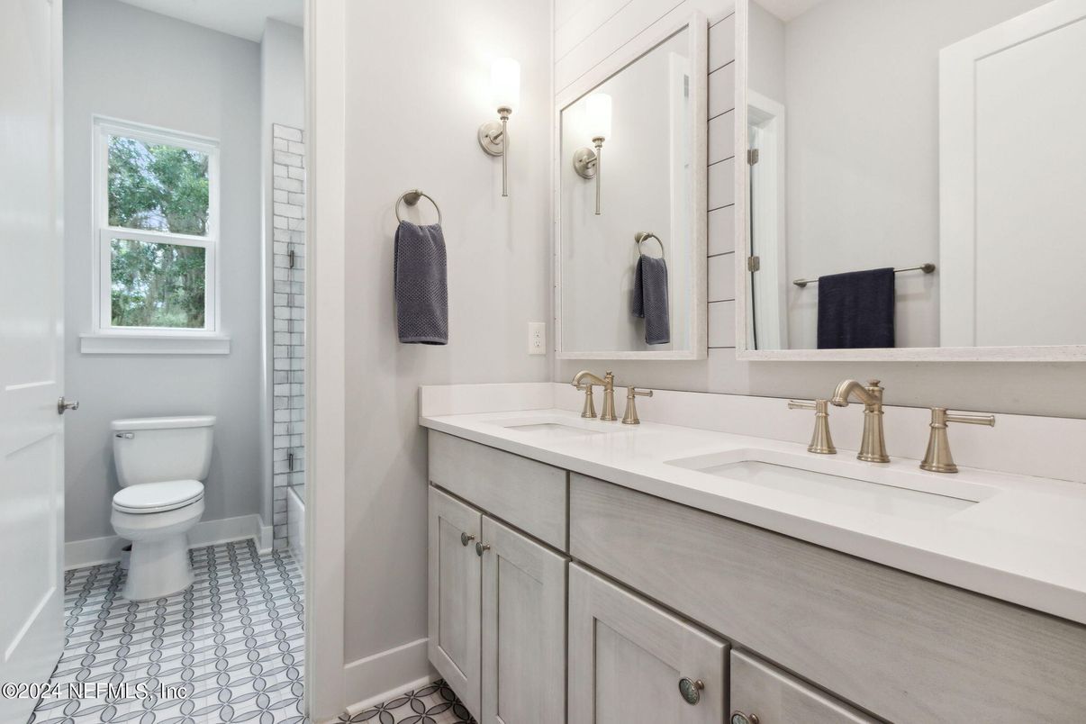 Bathroom, Dual Sink Vanities, Interior
