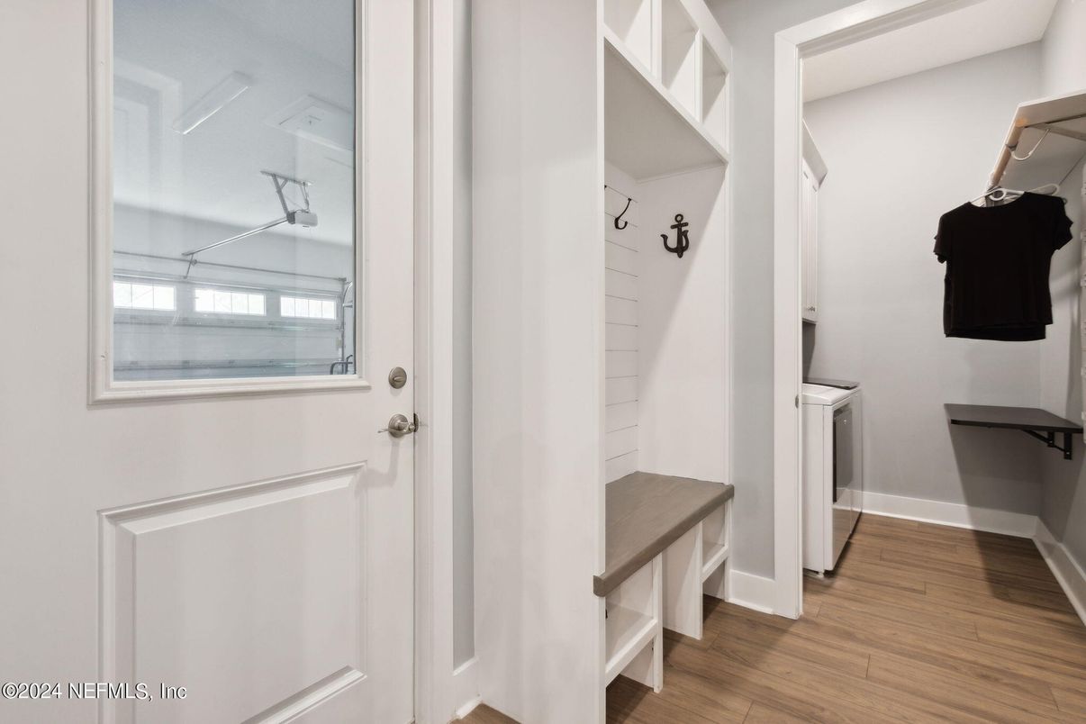 Interior, Walk-in Closets, Wood Texture Flooring