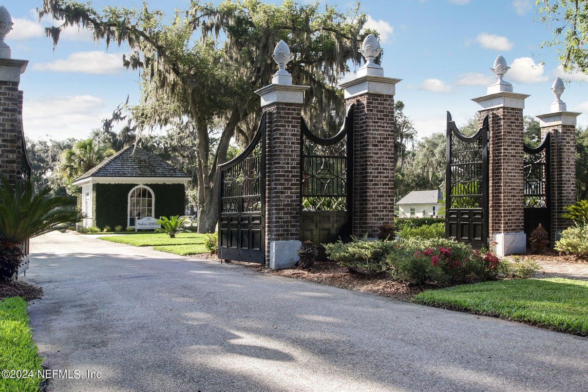 Backyard, Exterior, Facade, Brick Facade, None