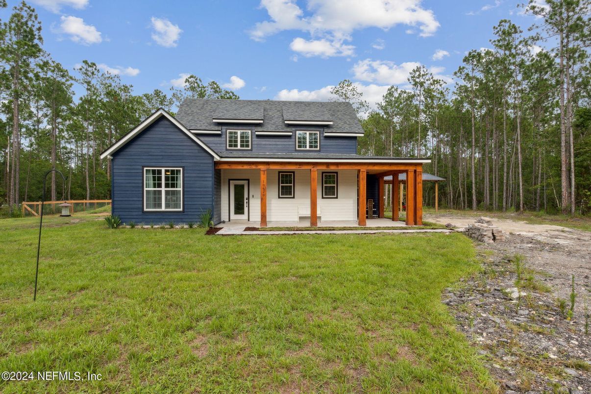 Backyard, Exterior, Facade, Farmhouse