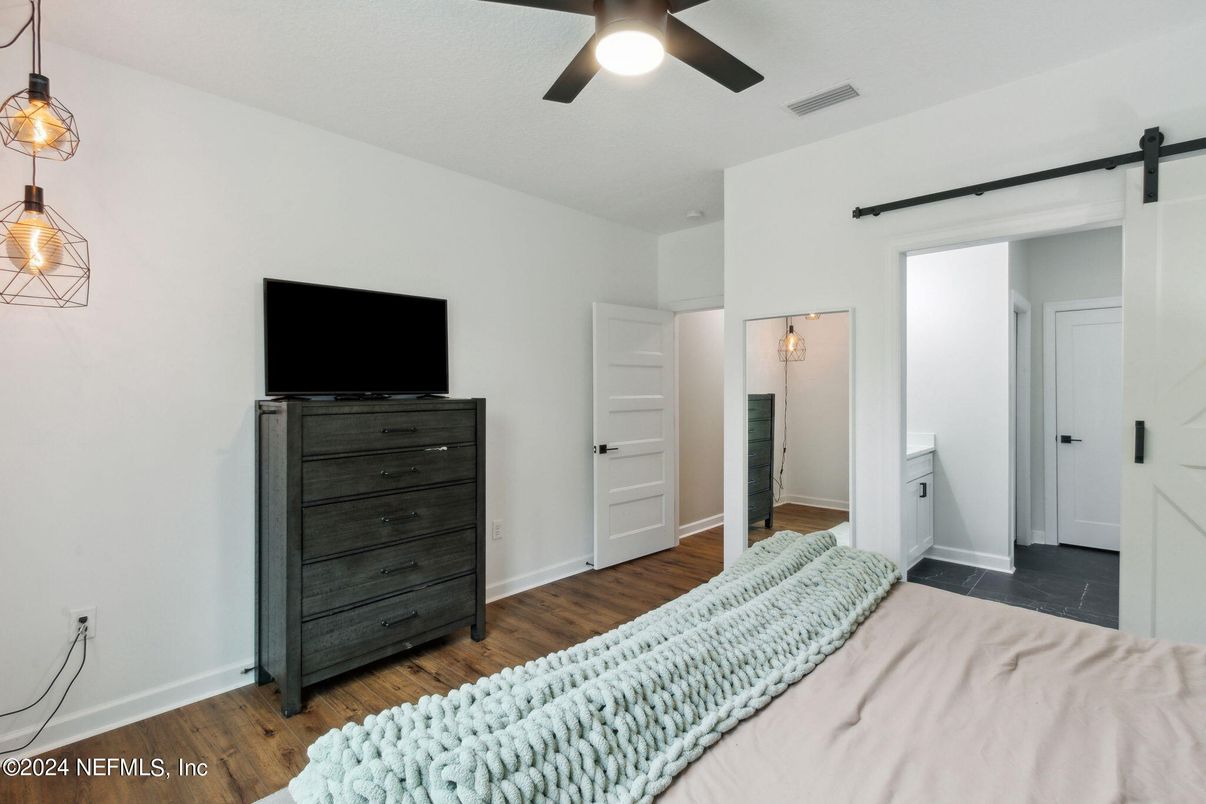 Bedroom, Interior, Pendant Lights, Wood Texture Flooring
