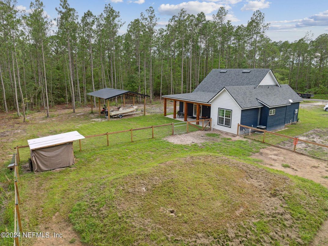 Backyard, Exterior