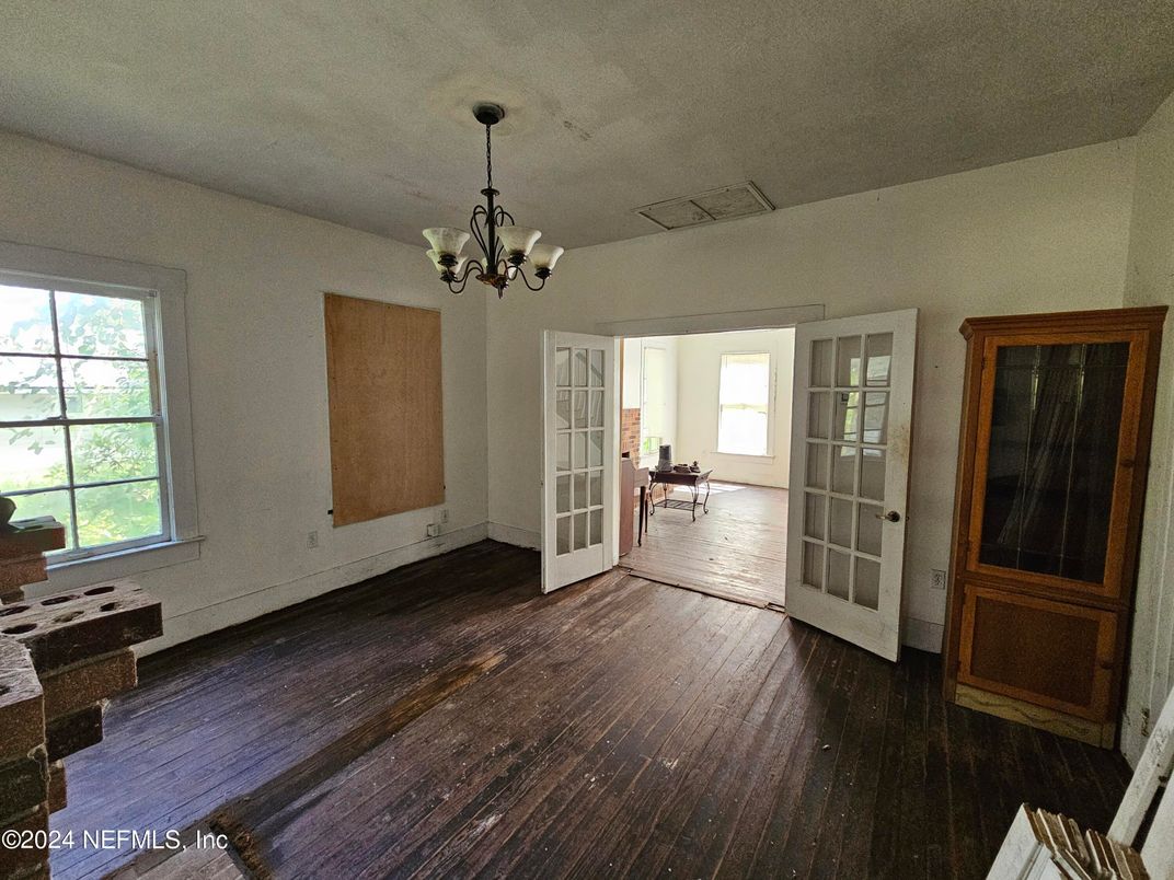 Chandelier, Empty room, Interior, Wood Texture Flooring