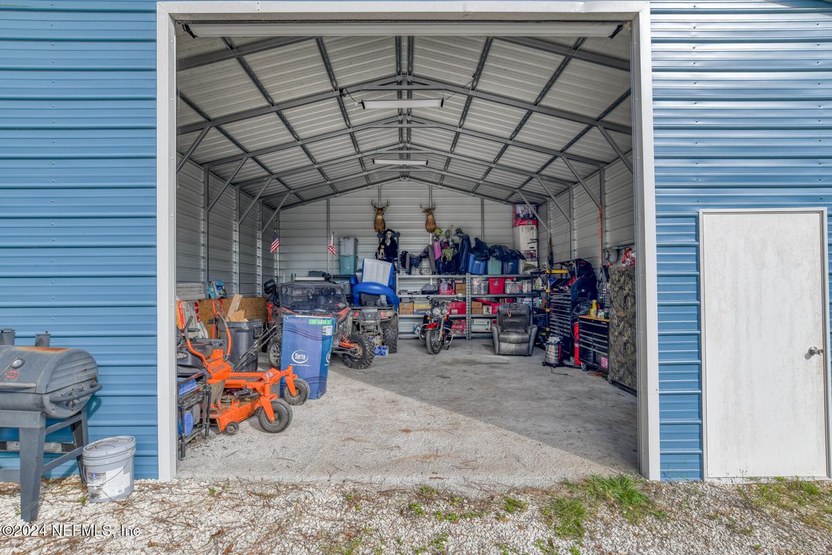 Exterior, Garage, Interior