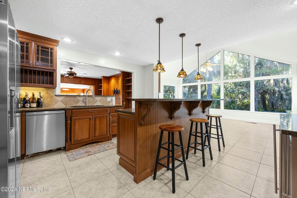 Interior, Kitchen, Pendant Lights, Recessed Lighting, Stainless Steel Appliances