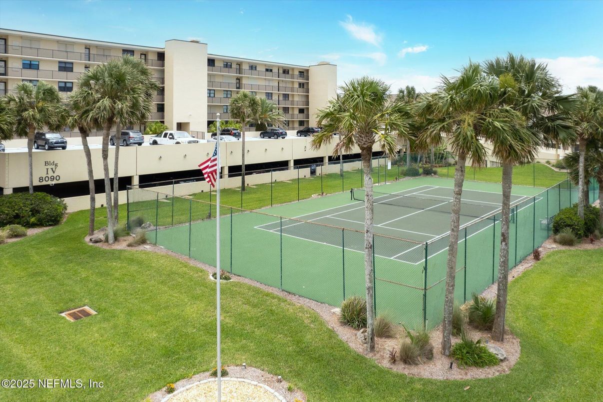 Exterior, Tennis Courts