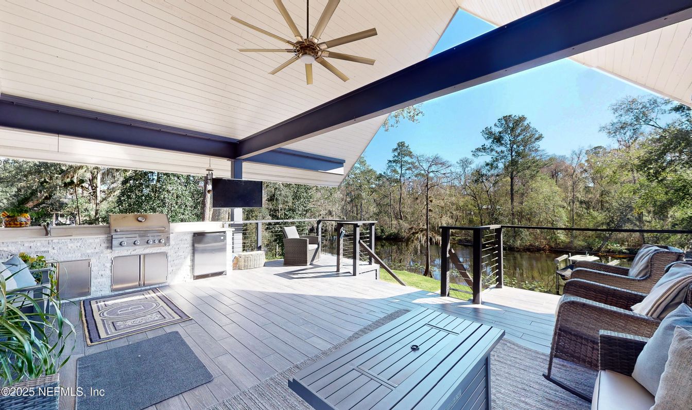Exterior, Outdoor Kitchen