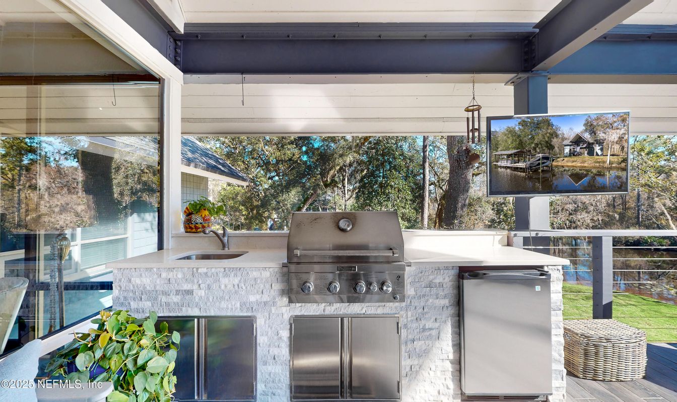 Exterior, Outdoor Kitchen