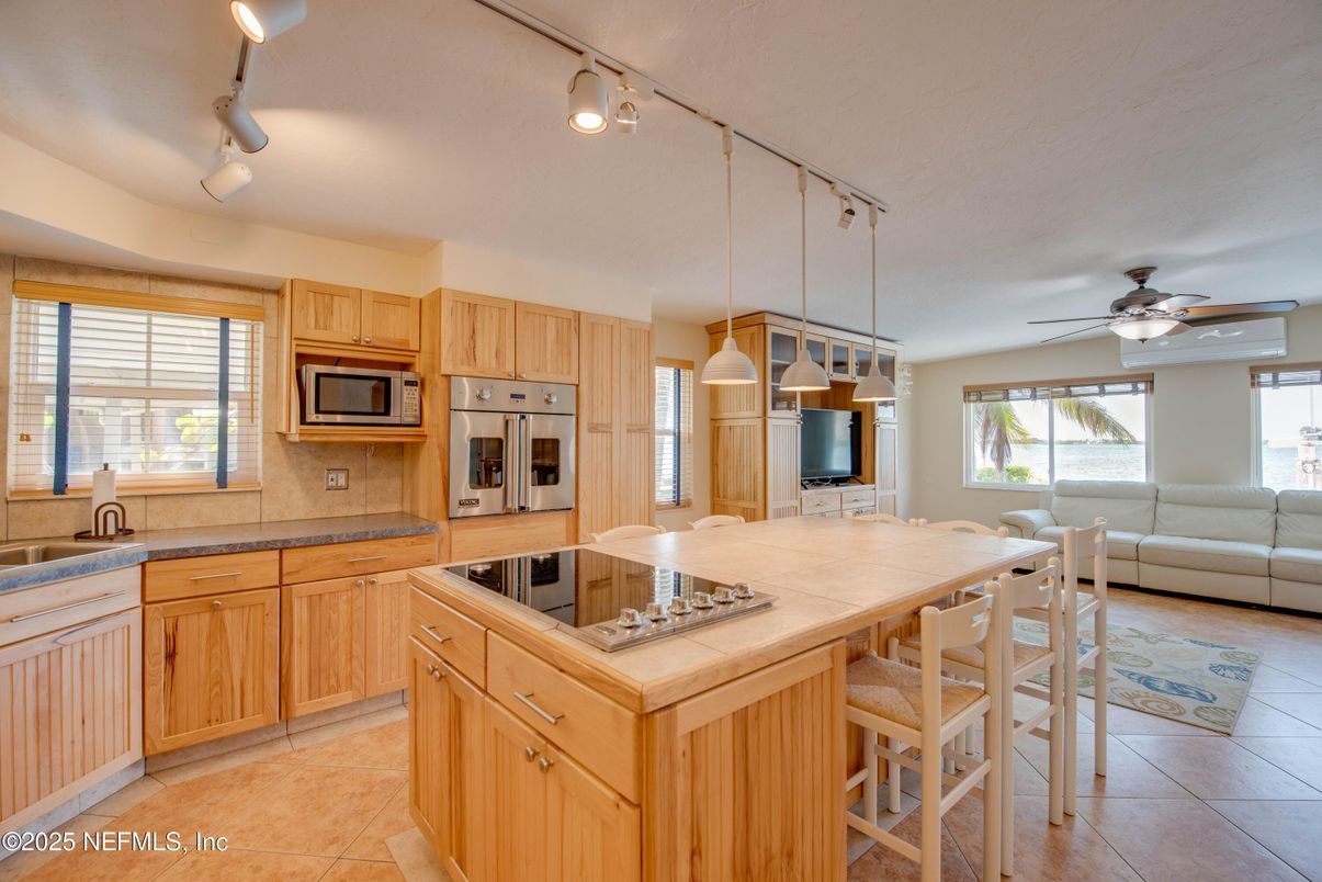 Dining room, Interior, Kitchen, Living room, Pendant Lights, Stainless Steel Appliances