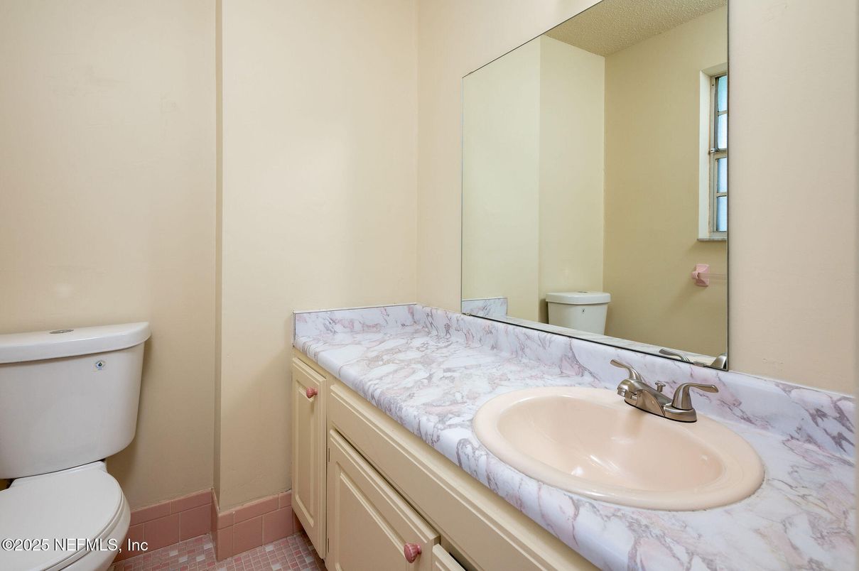 Bathroom, Interior, Tile Countertops