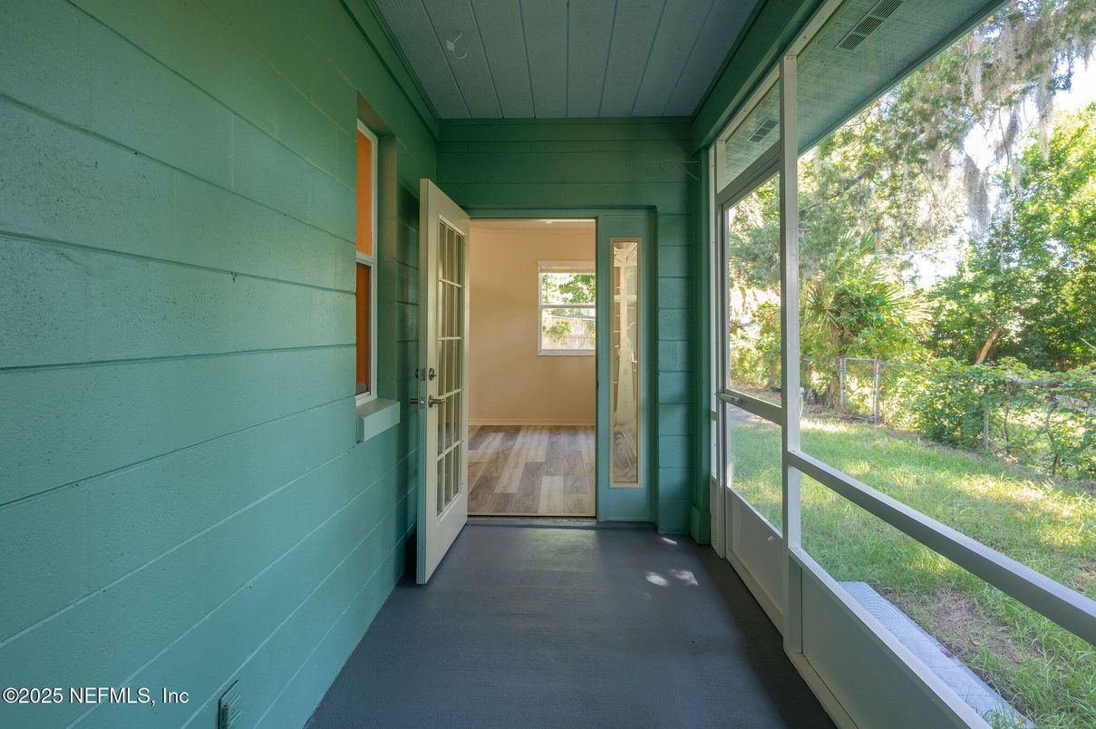 Empty room, Interior, Sun Room