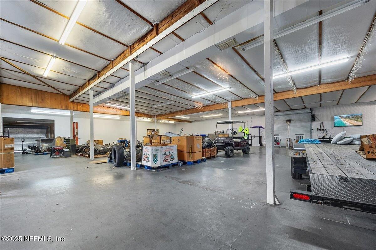 Garage, Interior