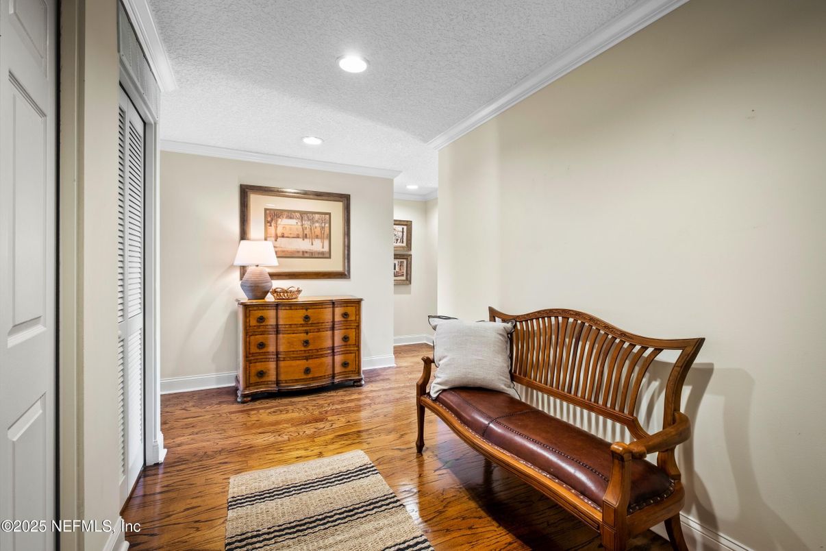 Interior, Recessed Lighting, Wood Texture Flooring