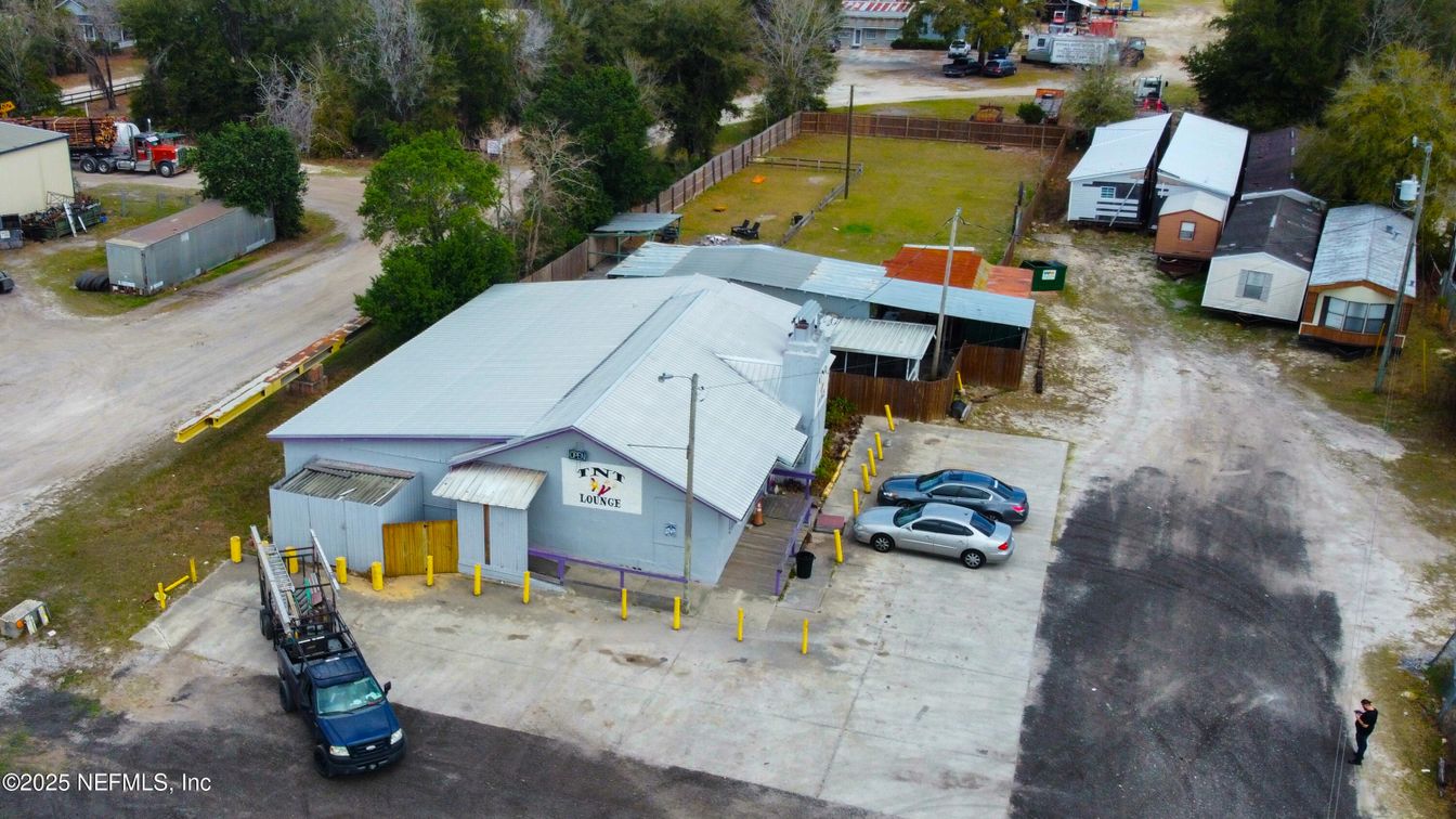 Exterior, Drone