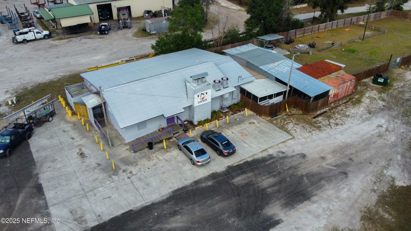 Exterior, Drone
