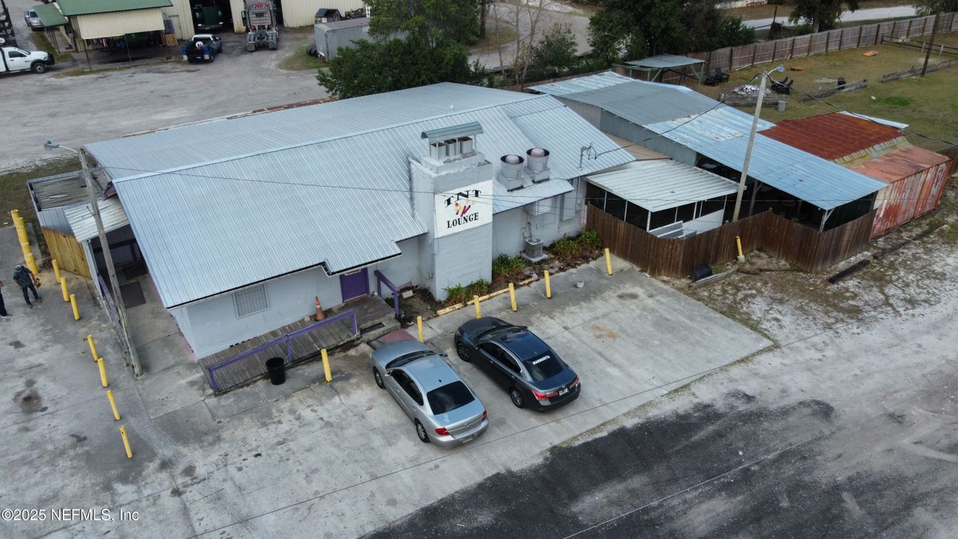 Exterior, Drone