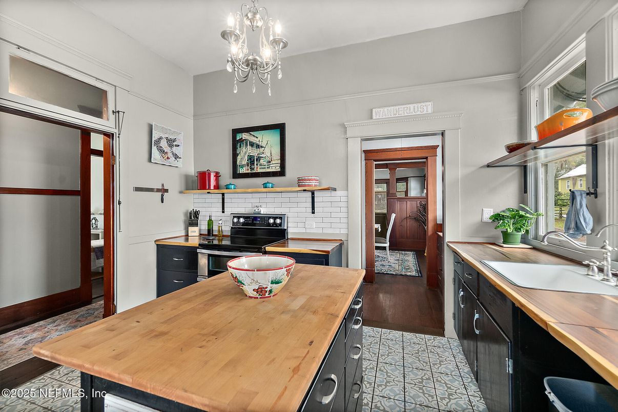 Chandelier, Interior, Kitchen, Wood Texture Flooring