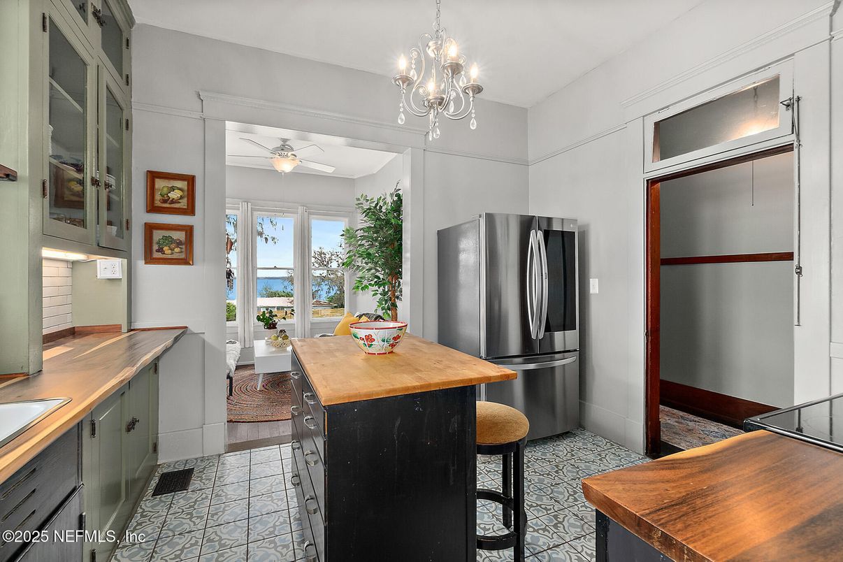 Chandelier, Interior, Kitchen