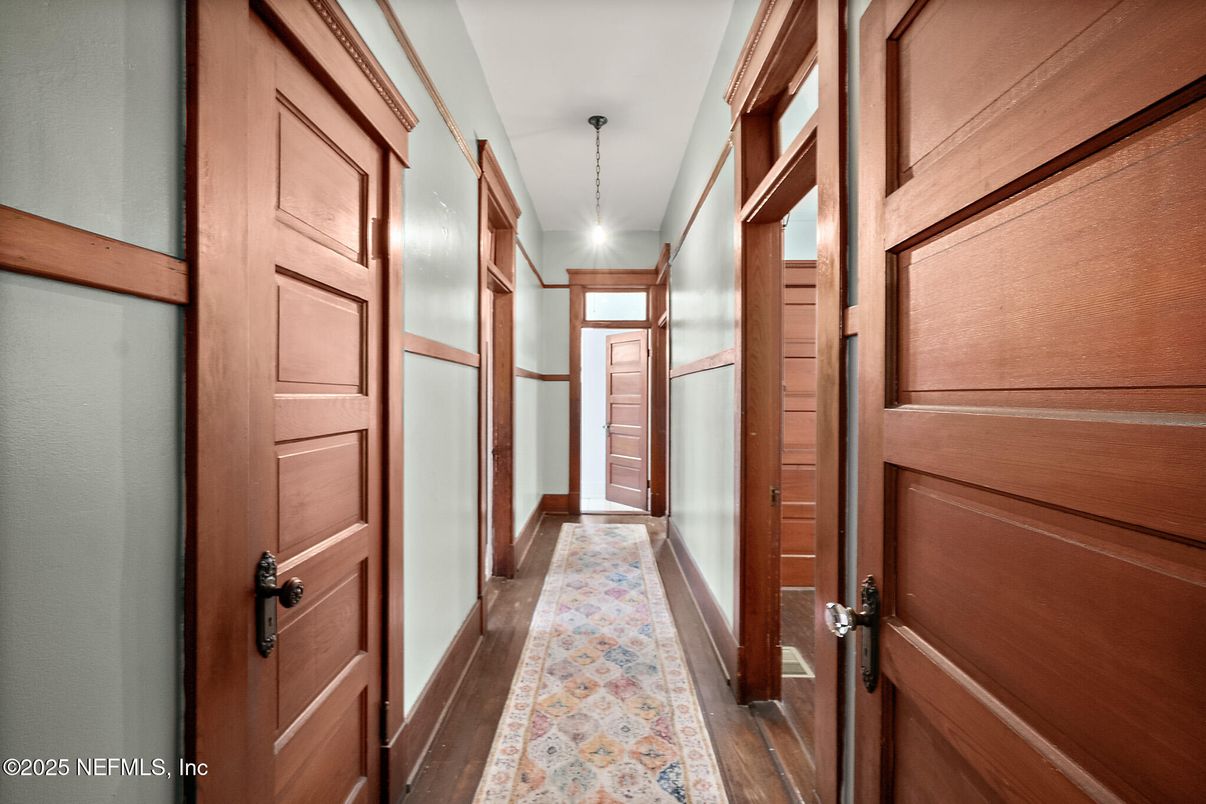 Interior, Pendant Lights, Walk-in Closets, Wood Texture Flooring