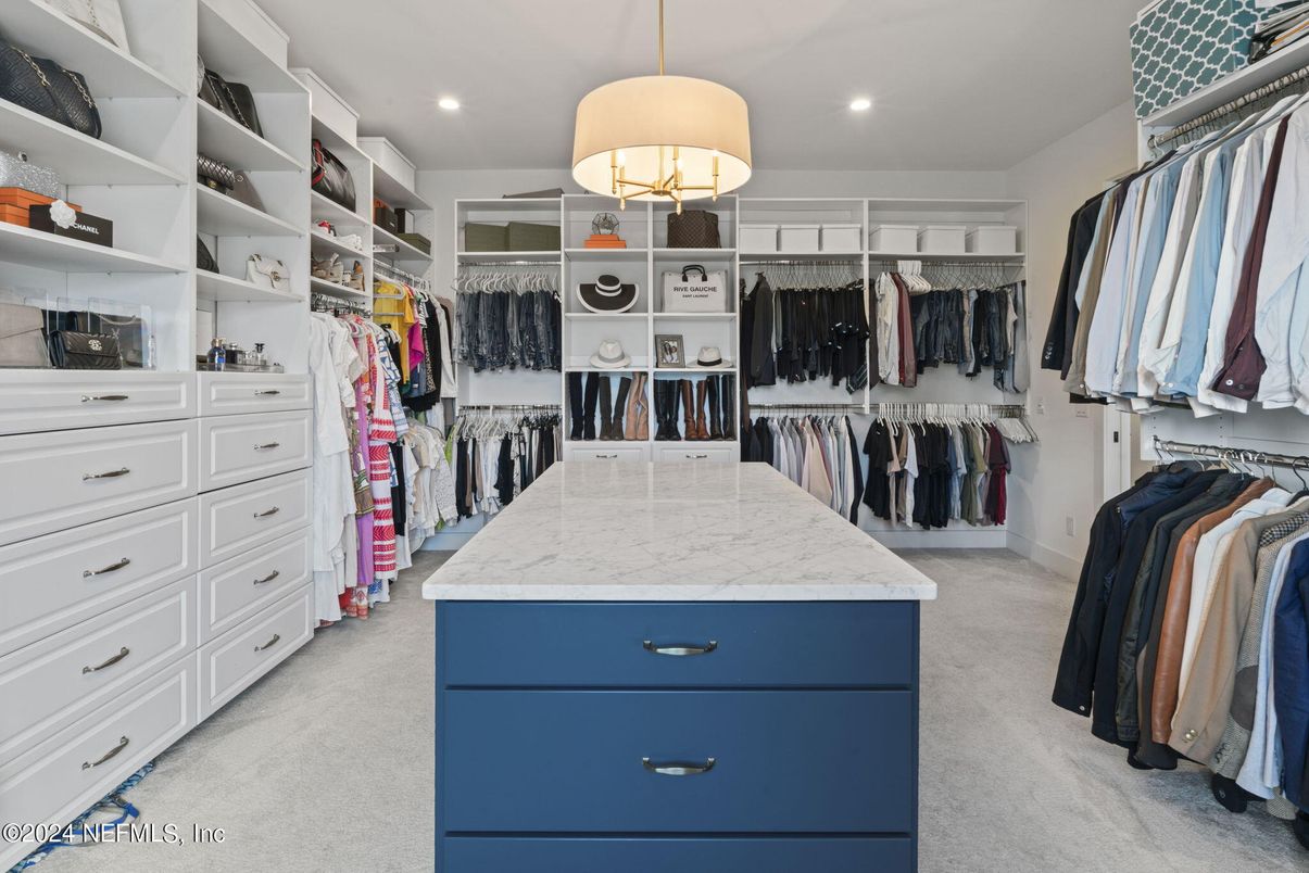 Interior, Pendant Lights, Recessed Lighting, Walk-in Closets