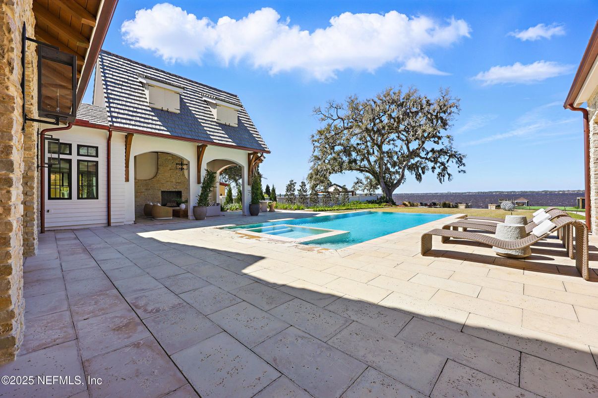 Exterior, Pool