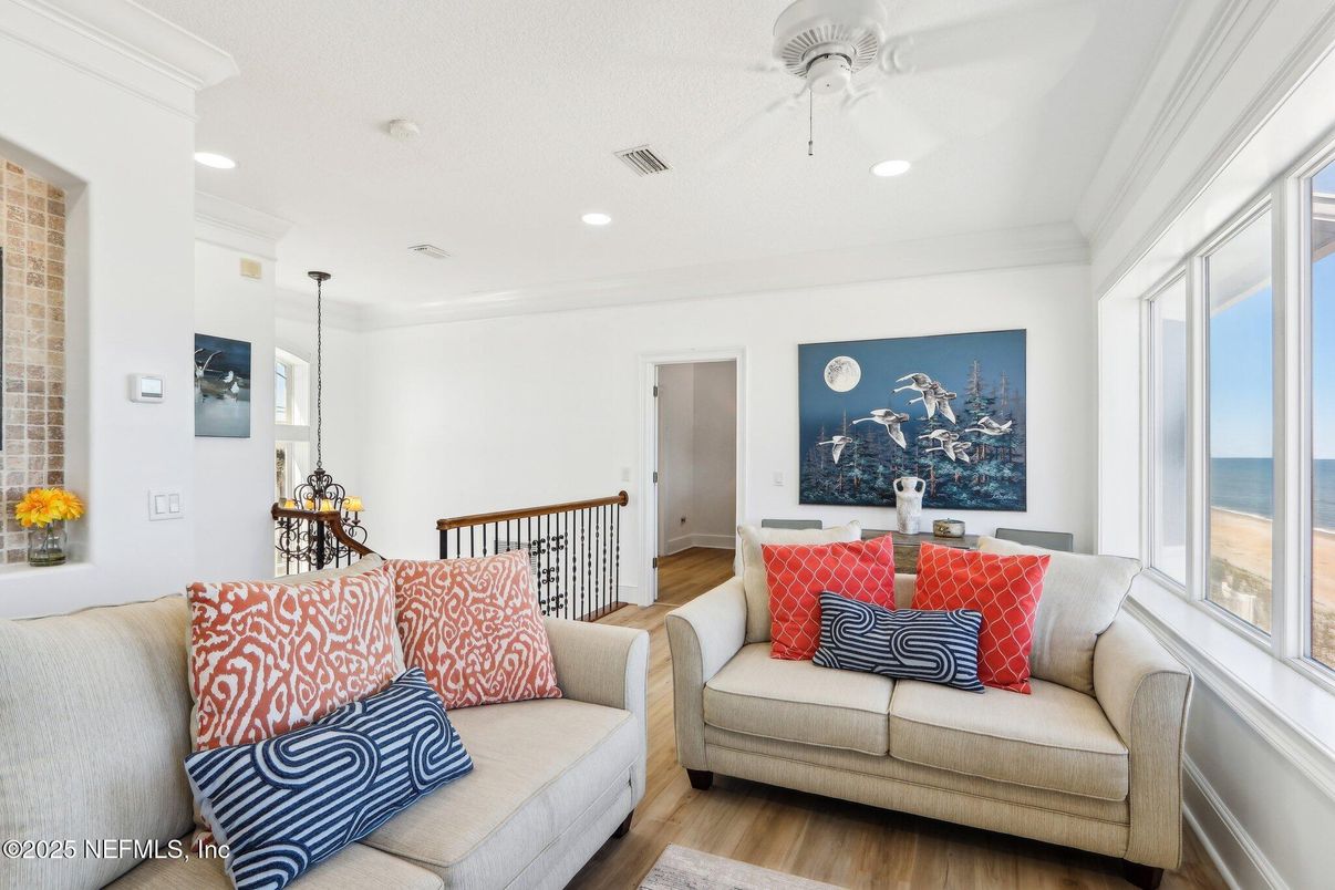Interior, Recessed Lighting, Water, Wood Texture Flooring