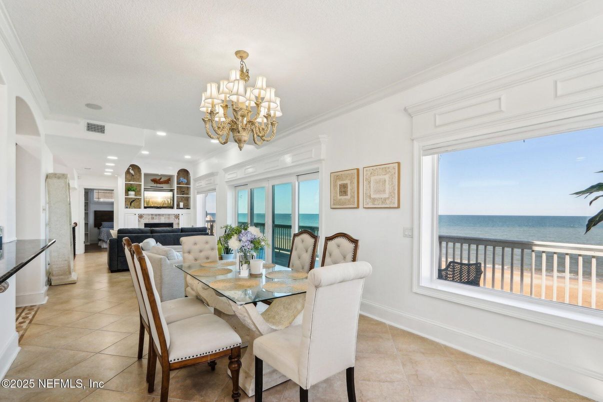 Chandelier, Dining room, Fireplace, Interior, Recessed Lighting, Water