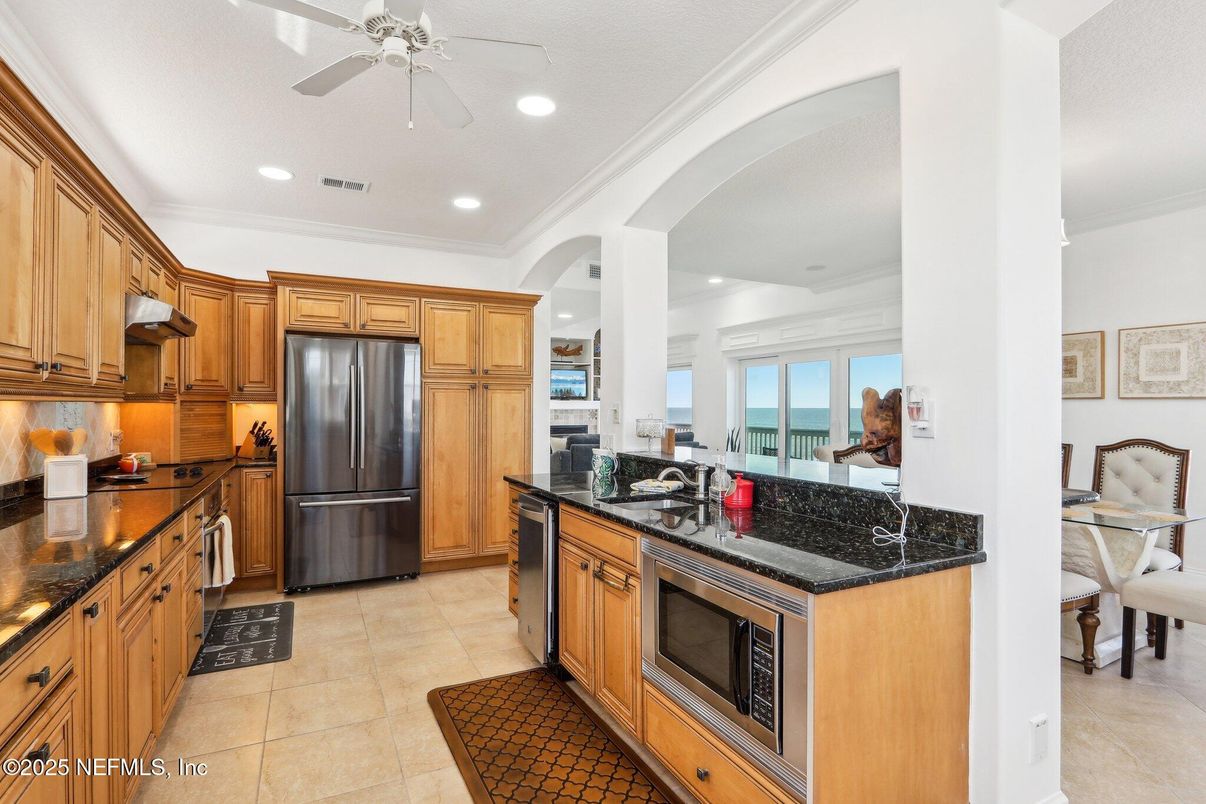 Dining room, Interior, Kitchen, Recessed Lighting, Water