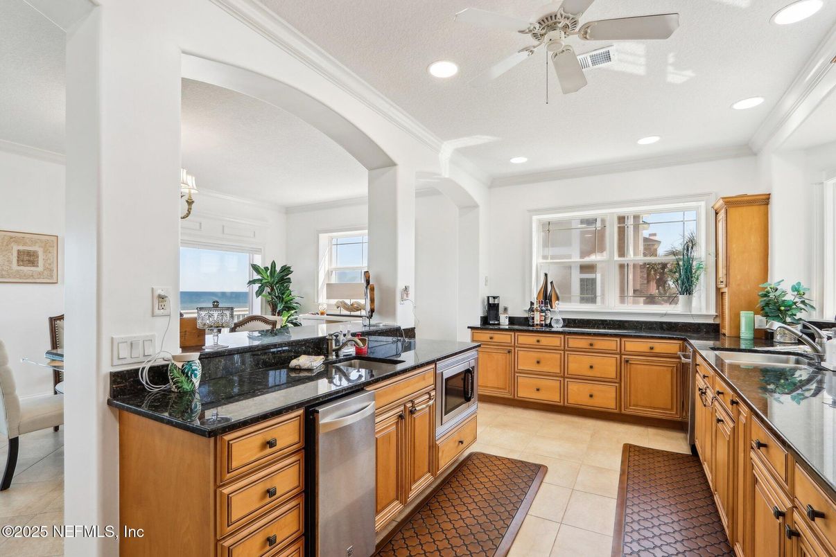 Interior, Kitchen, Recessed Lighting, Water