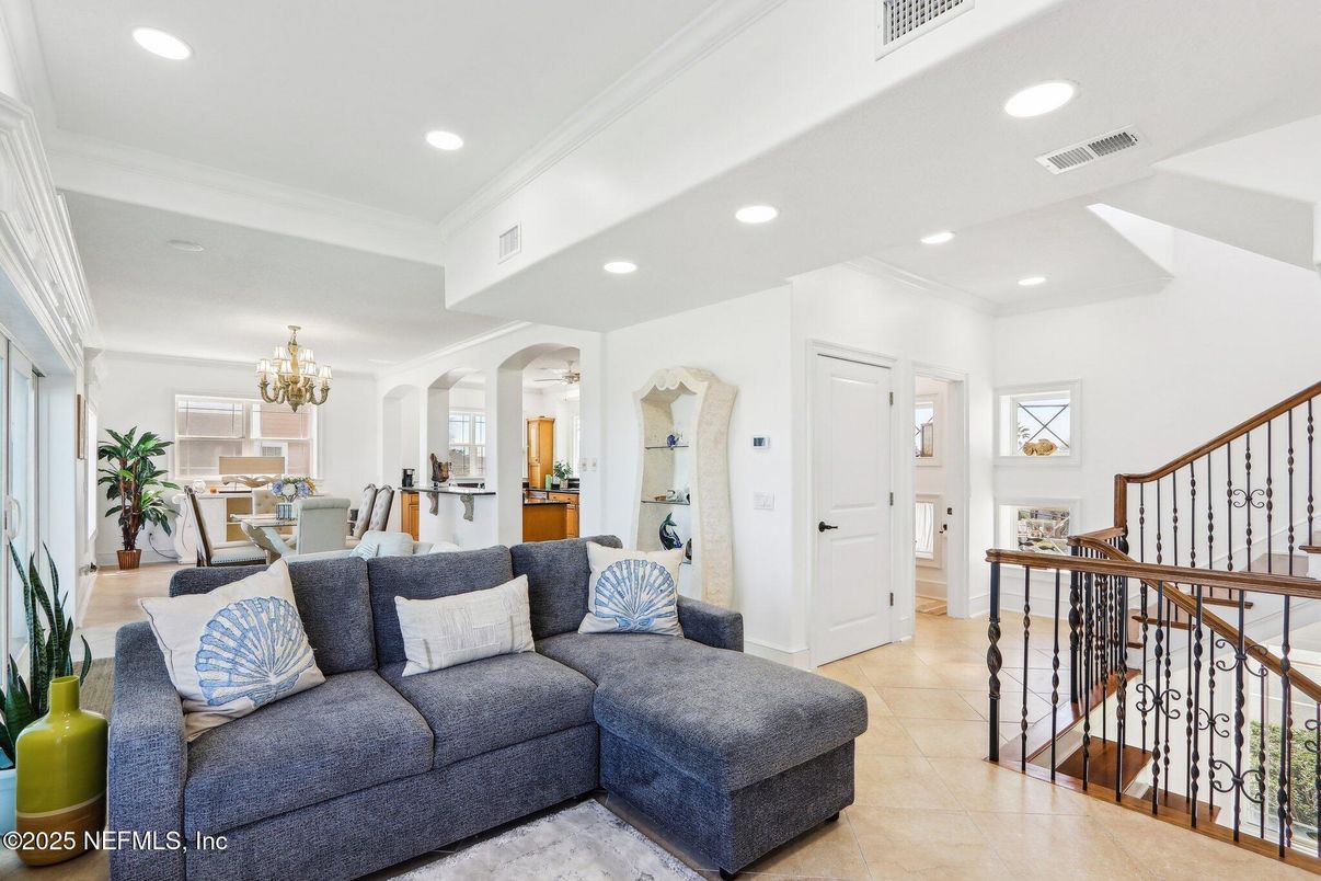 Chandelier, Dining room, Interior, Kitchen, Living room, Recessed Lighting