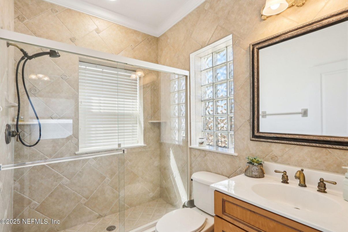 Bathroom, Interior, Recessed Lighting