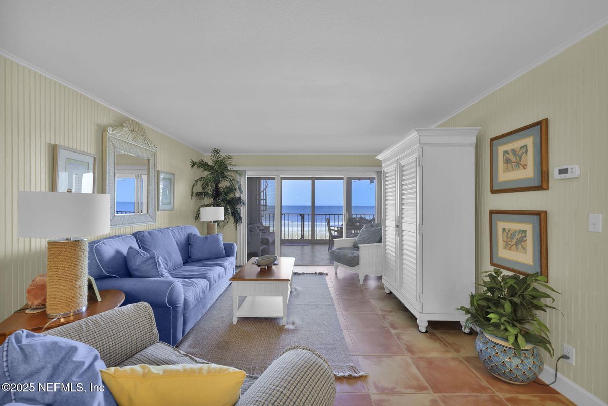 Interior, Living room, Water