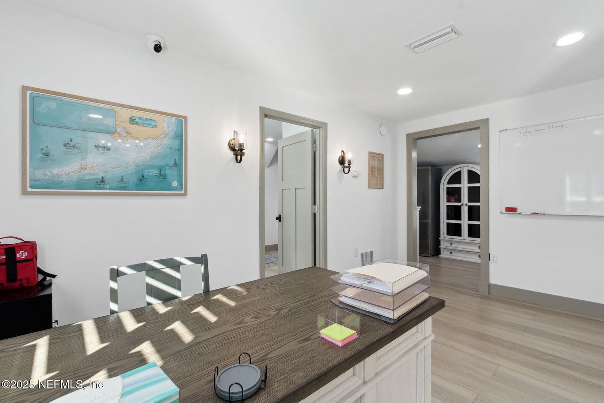 Interior, Recessed Lighting, Wood Texture Flooring