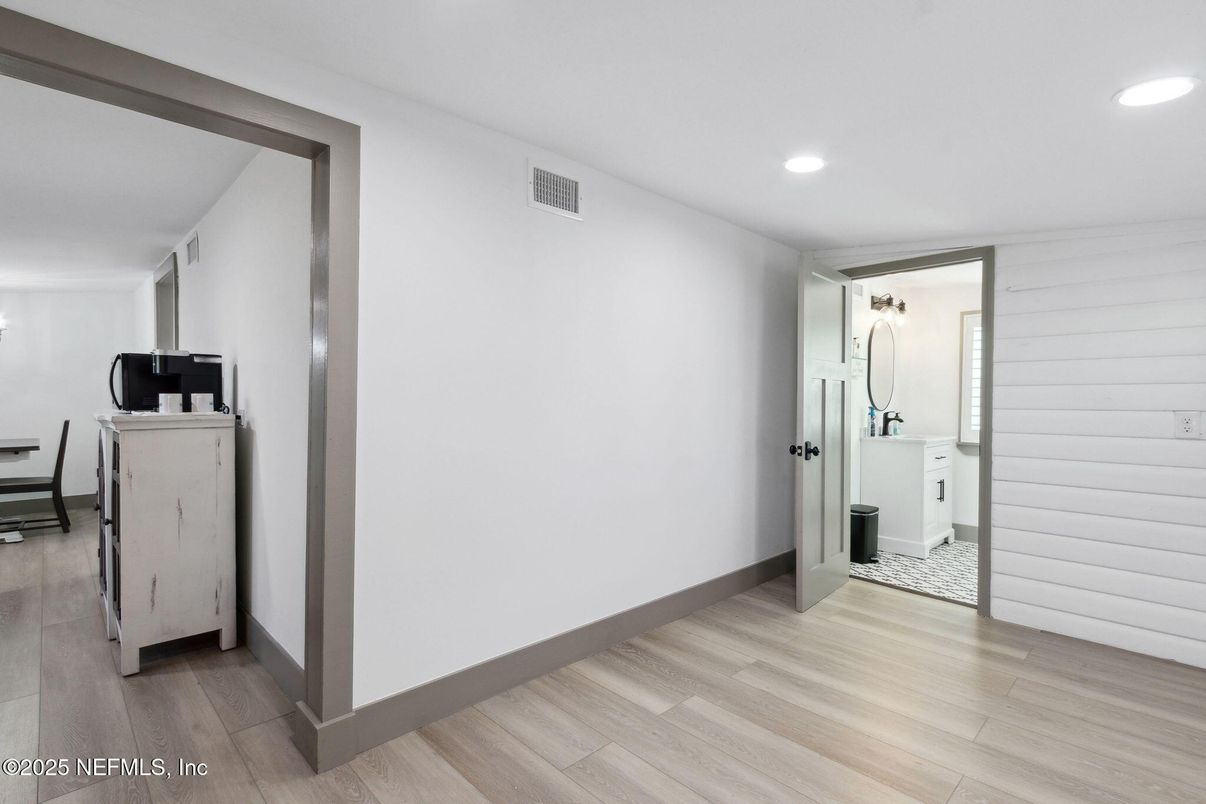 Interior, Recessed Lighting, Wood Texture Flooring