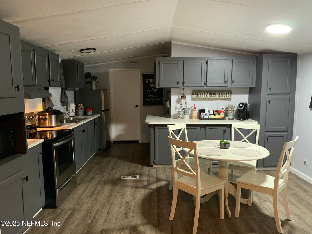 Dining room, Interior, Kitchen, Recessed Lighting, Wood Texture Flooring