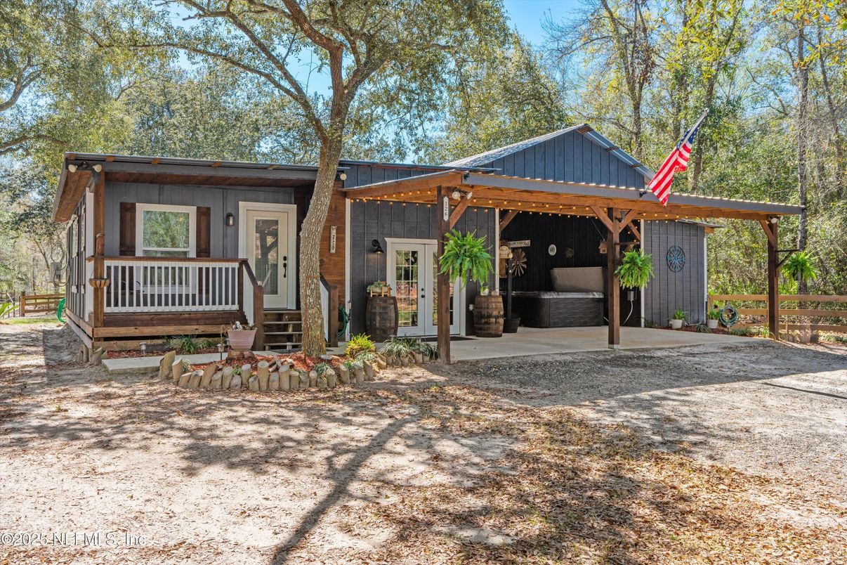 Backyard, Exterior