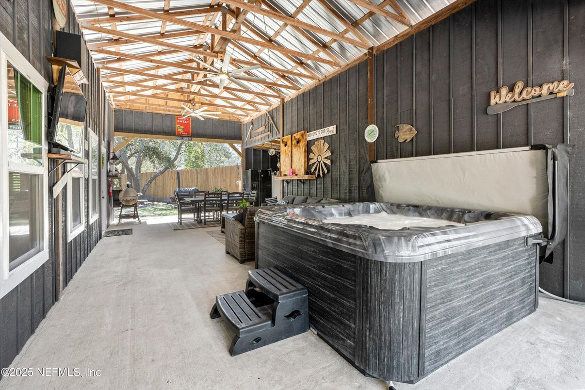 Exterior, Hot Tub