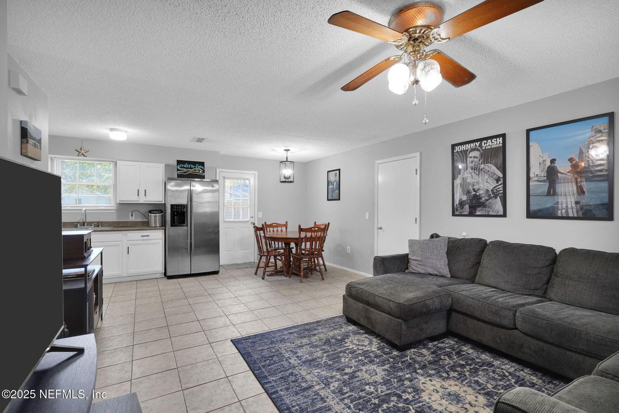 Dining room, Interior, Kitchen, Living room, Pendant Lights, Stainless Steel Appliances