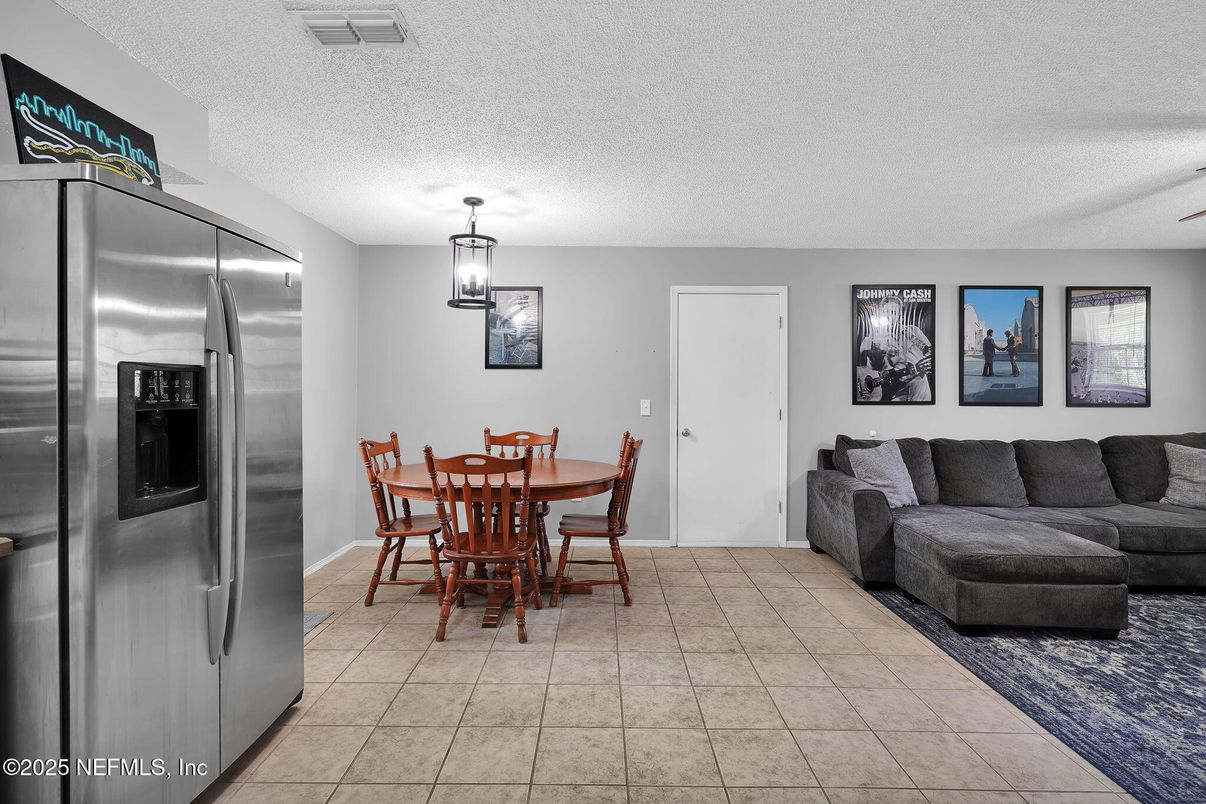 Dining room, Interior, Pendant Lights, Stainless Steel Appliances