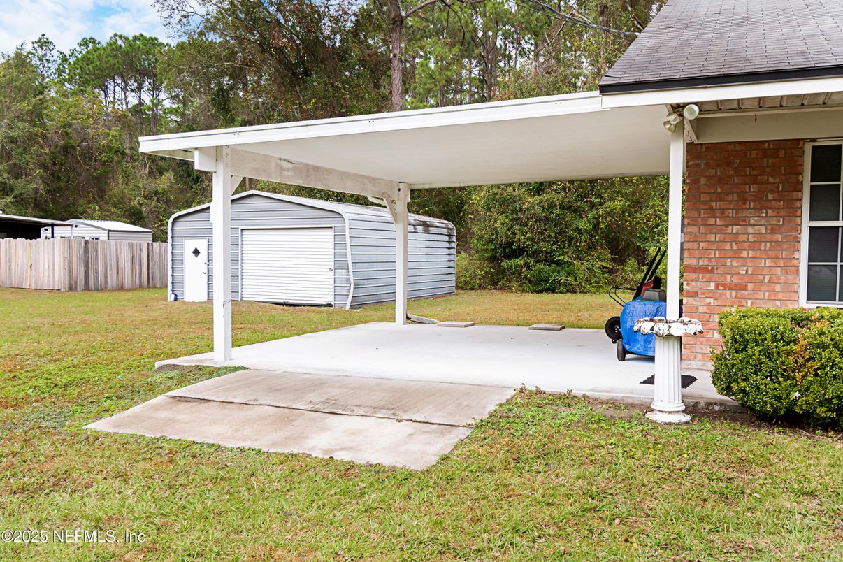 Backyard, Exterior