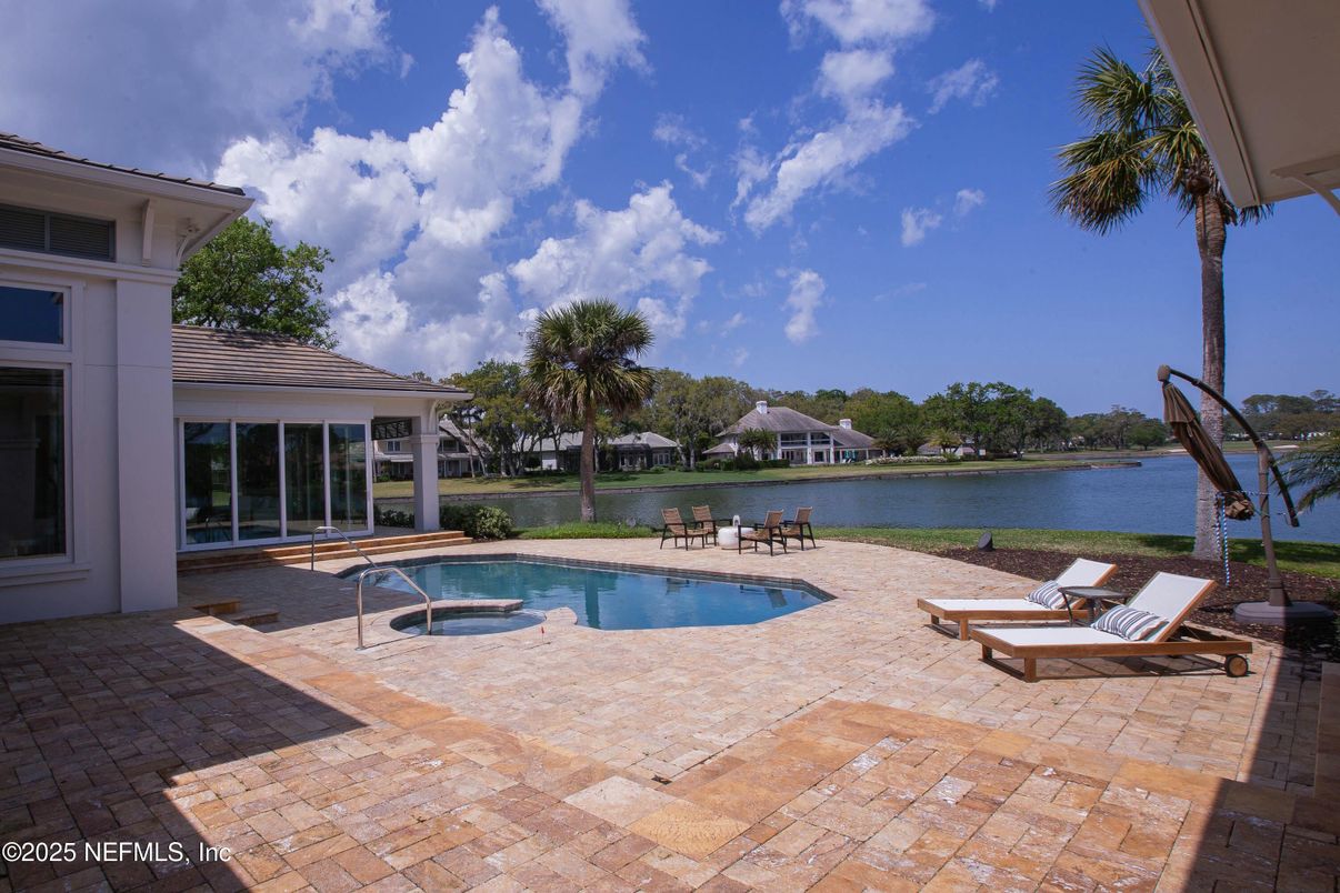 Exterior, Pool, Water