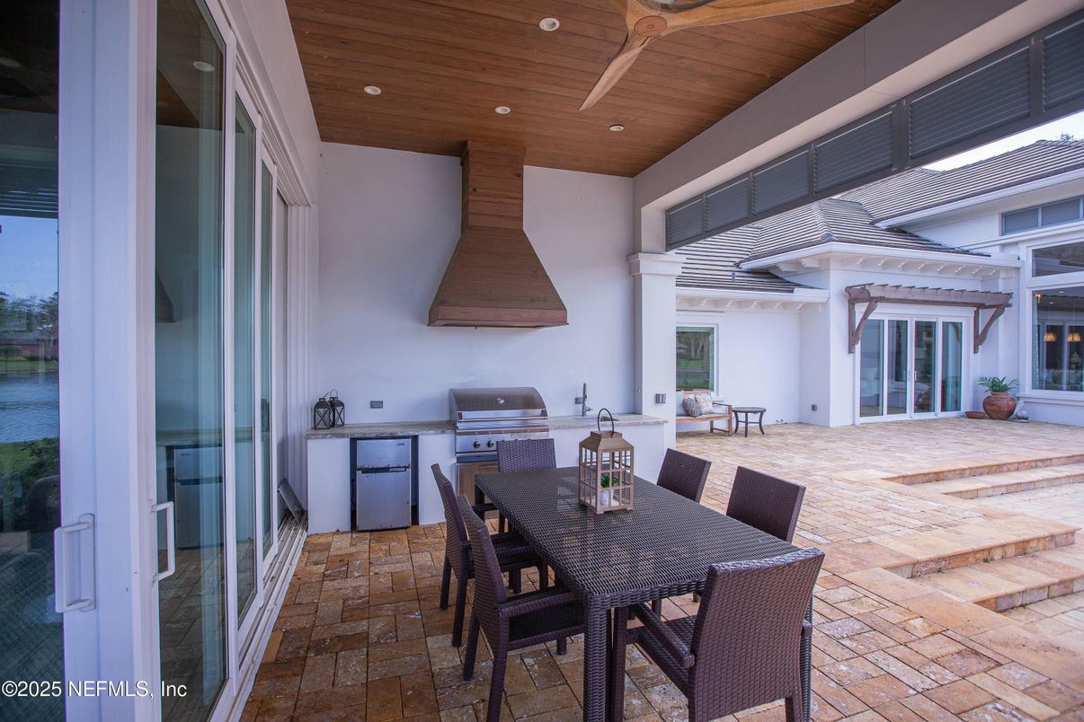 Dining room, Exterior, Outdoor Kitchen, Water