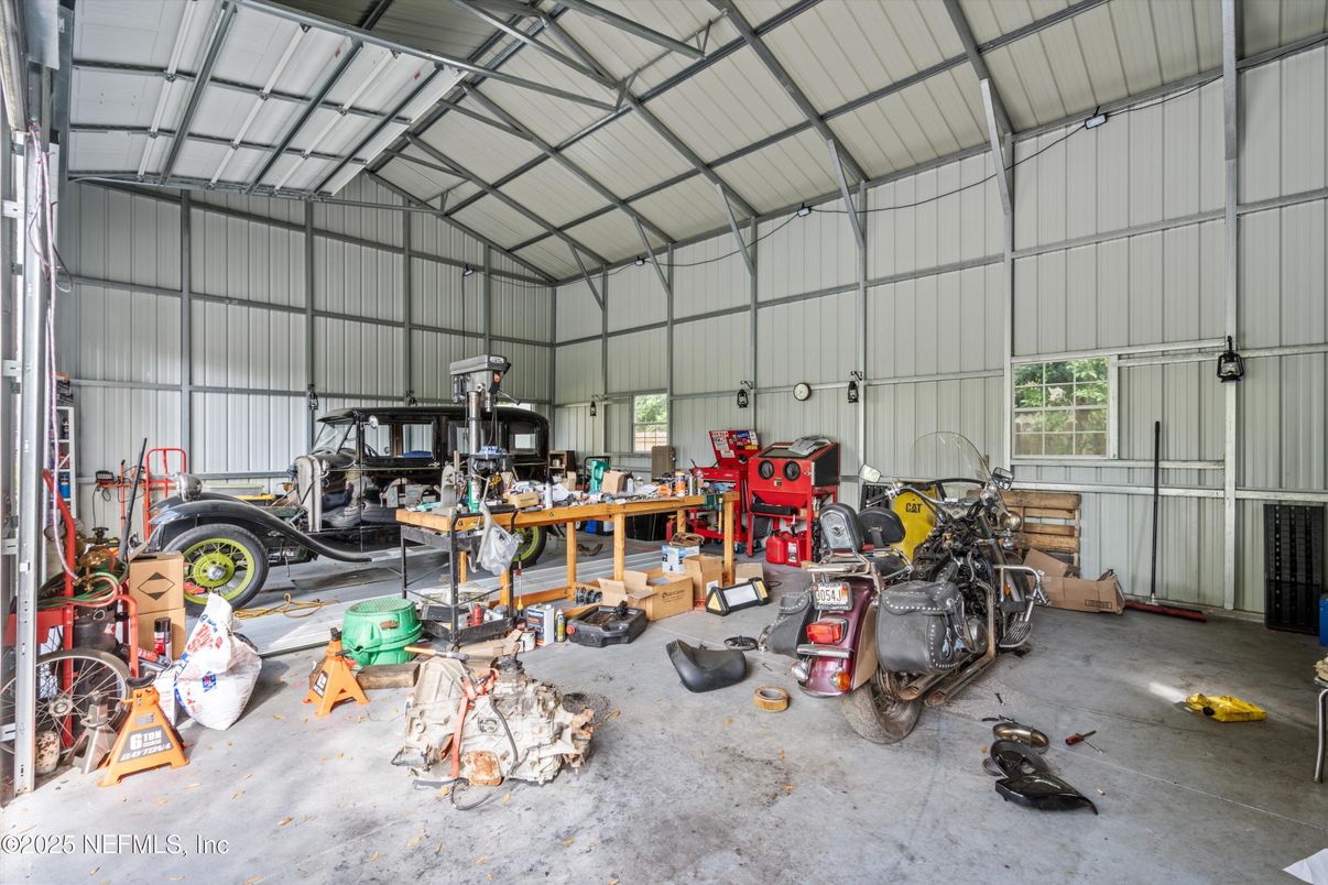 Garage, Interior