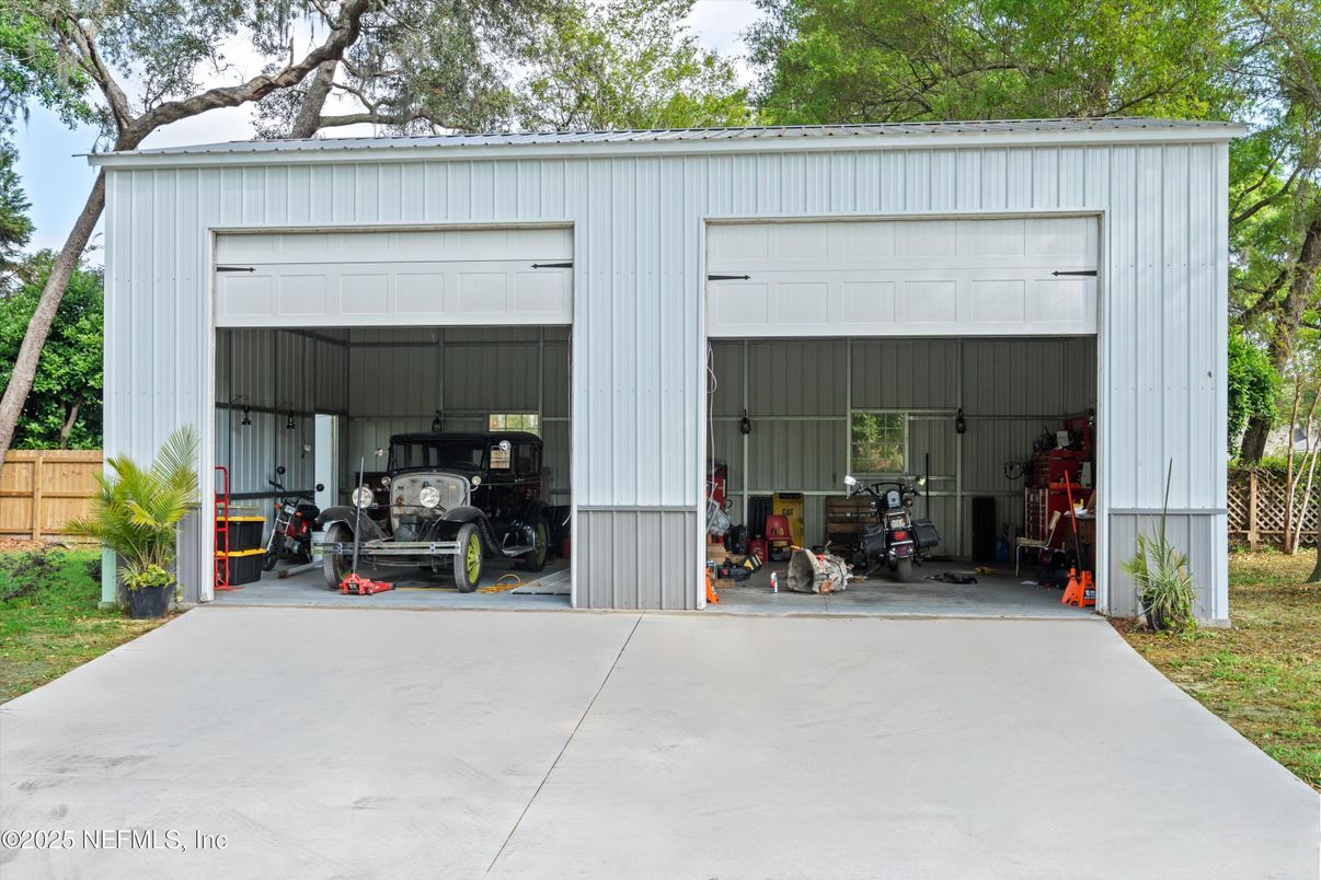 Detached Garage, Exterior