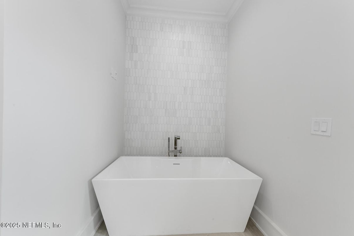 Bathroom, Free Standing Baths, Interior