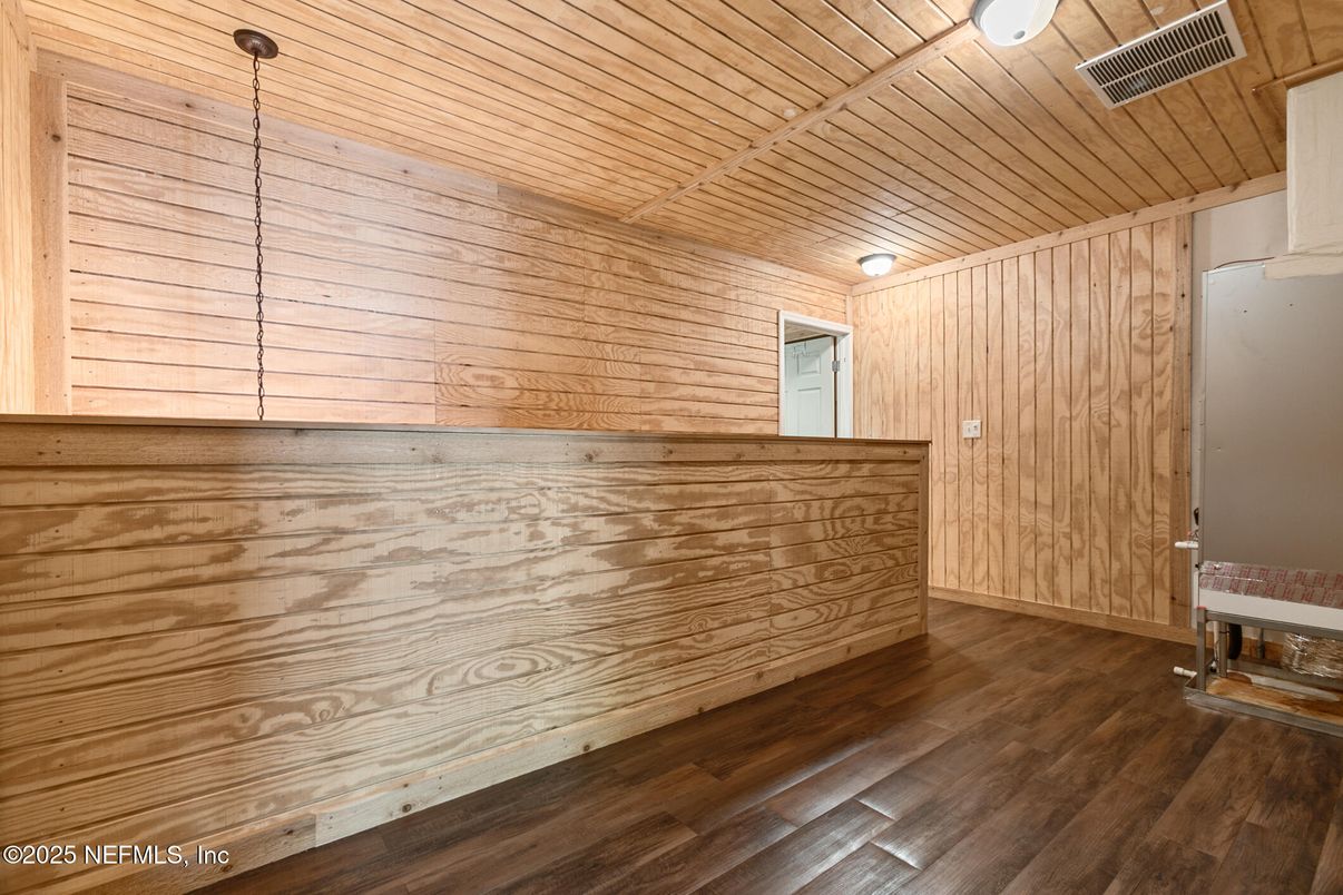 Empty room, Interior, Pendant Lights, Wooden Ceilings, Wood Texture Flooring, Wooden Walls