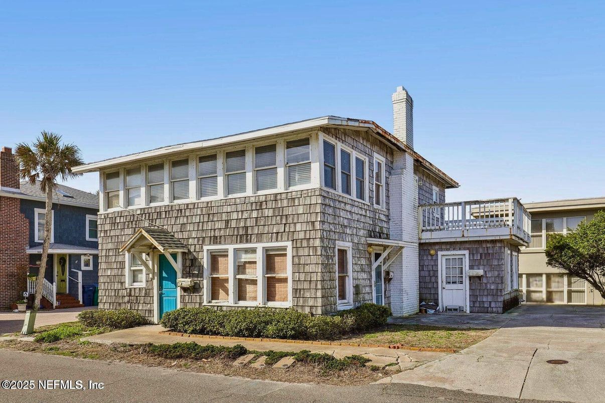 Exterior, Facade, Georgian