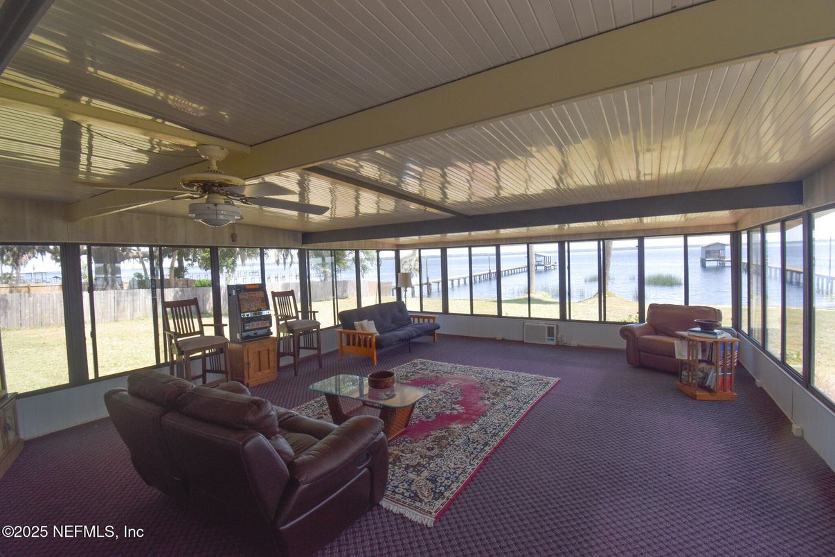 Interior, Living room, Sun Room, Water