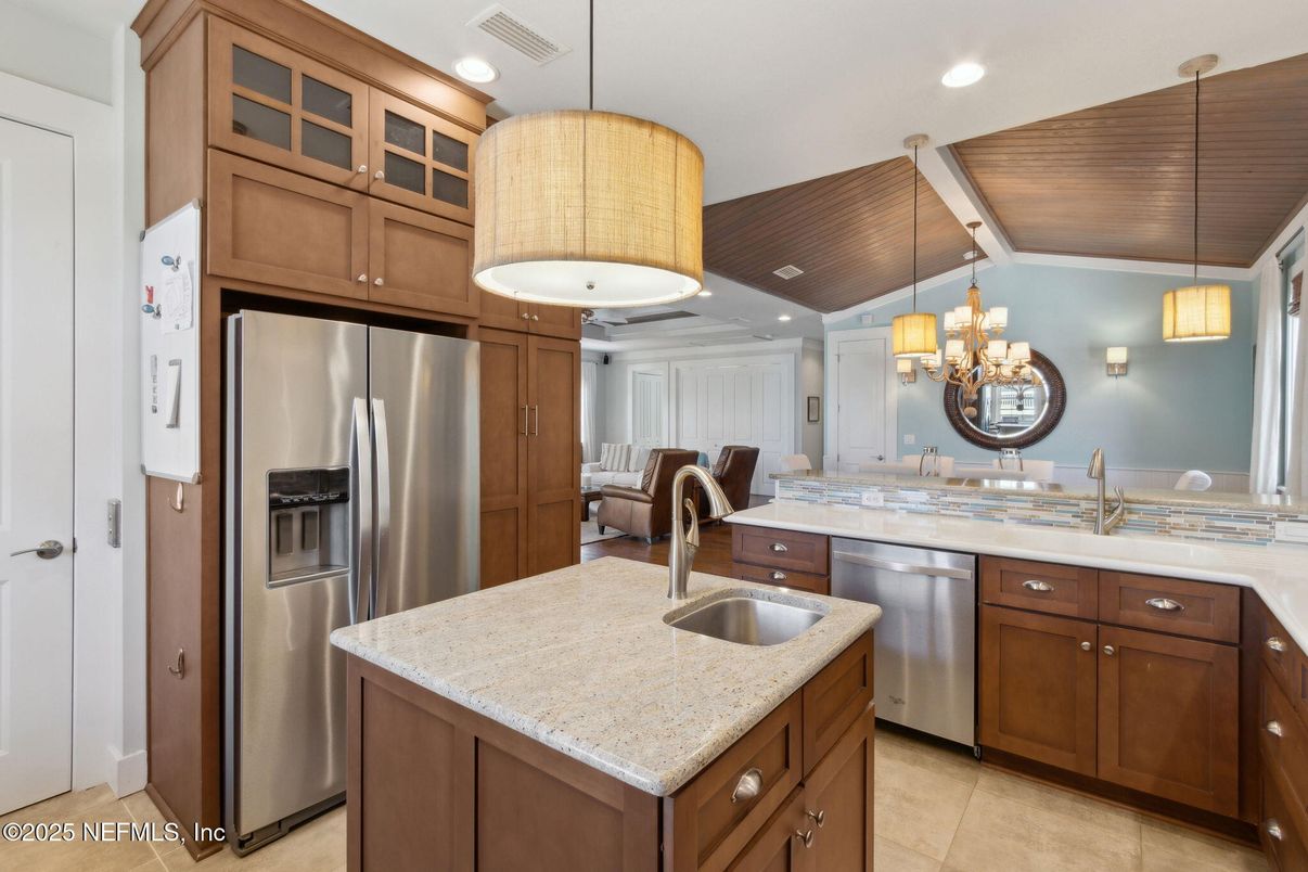 Chandelier, Dining room, Interior, Kitchen, Pendant Lights, Recessed Lighting, Stainless Steel Appliances, Wooden Ceilings