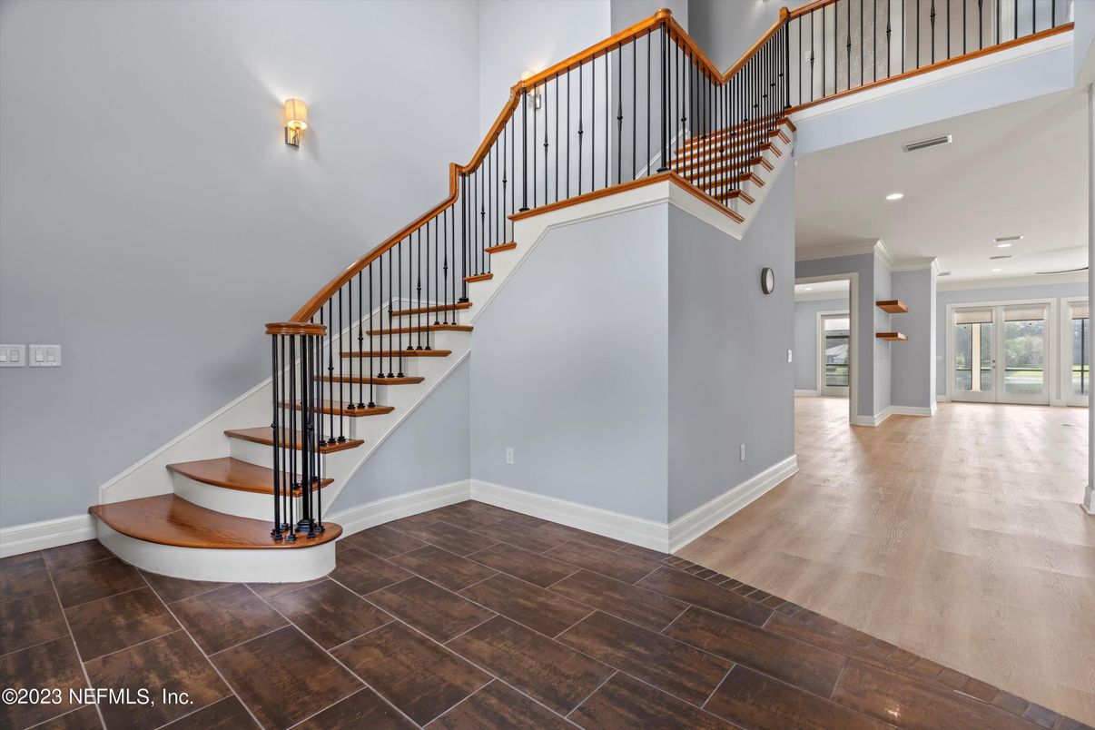Interior, Recessed Lighting, Wood Texture Flooring